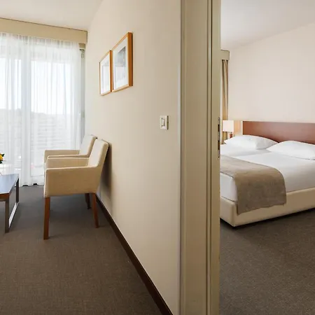 Hotel Albatros Plava Laguna Porec Exterior photo