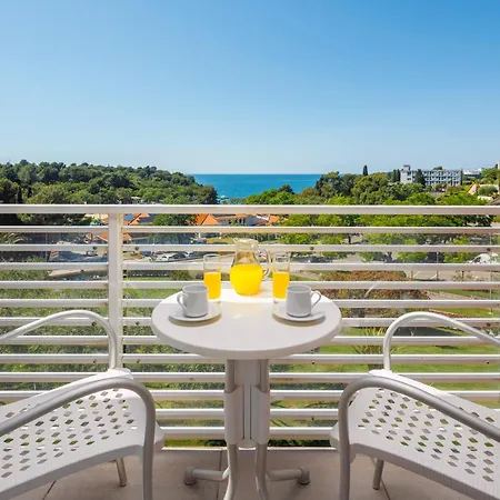 Hotel Albatros Plava Laguna Porec Exterior photo