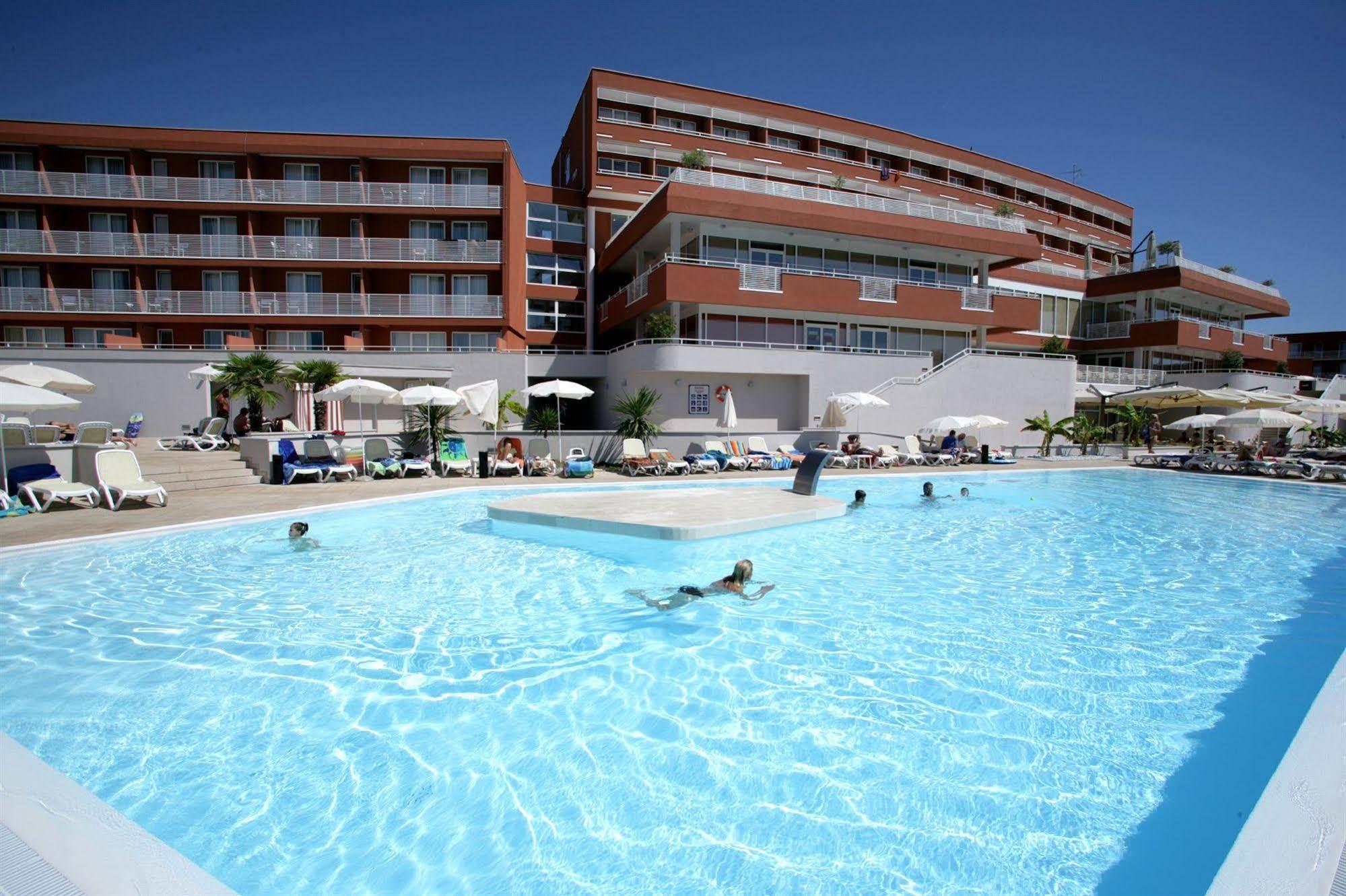 Albatros Plava Laguna
