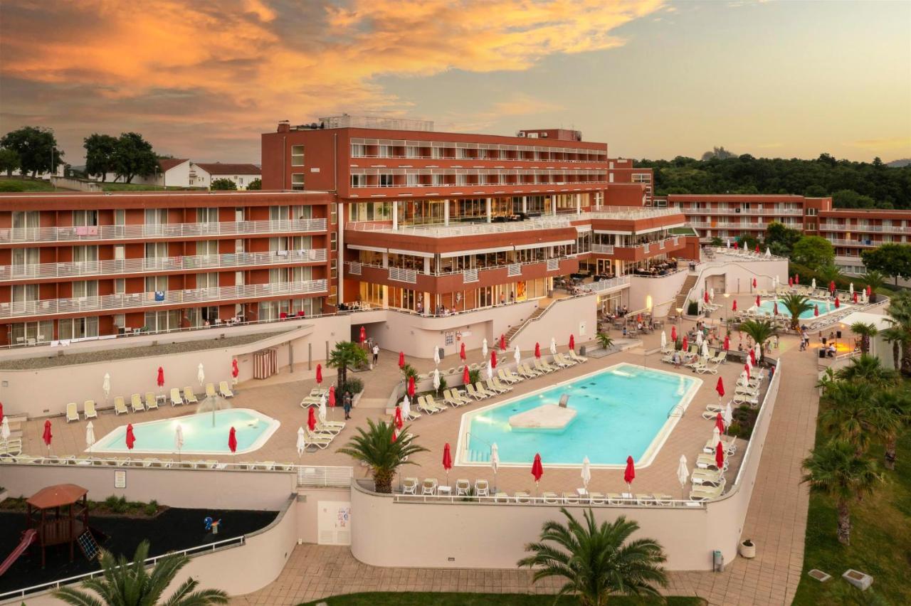 Hotel Albatros Plava Laguna 4*