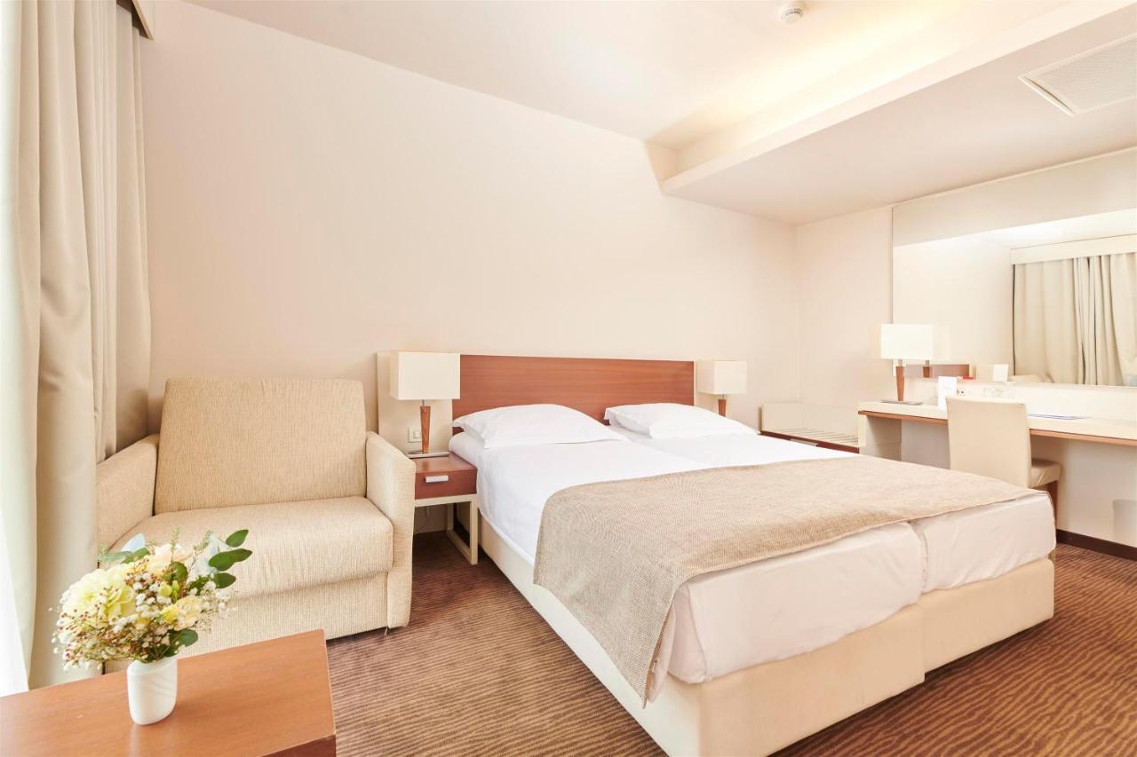 Hotel Albatros Plava Laguna 4*