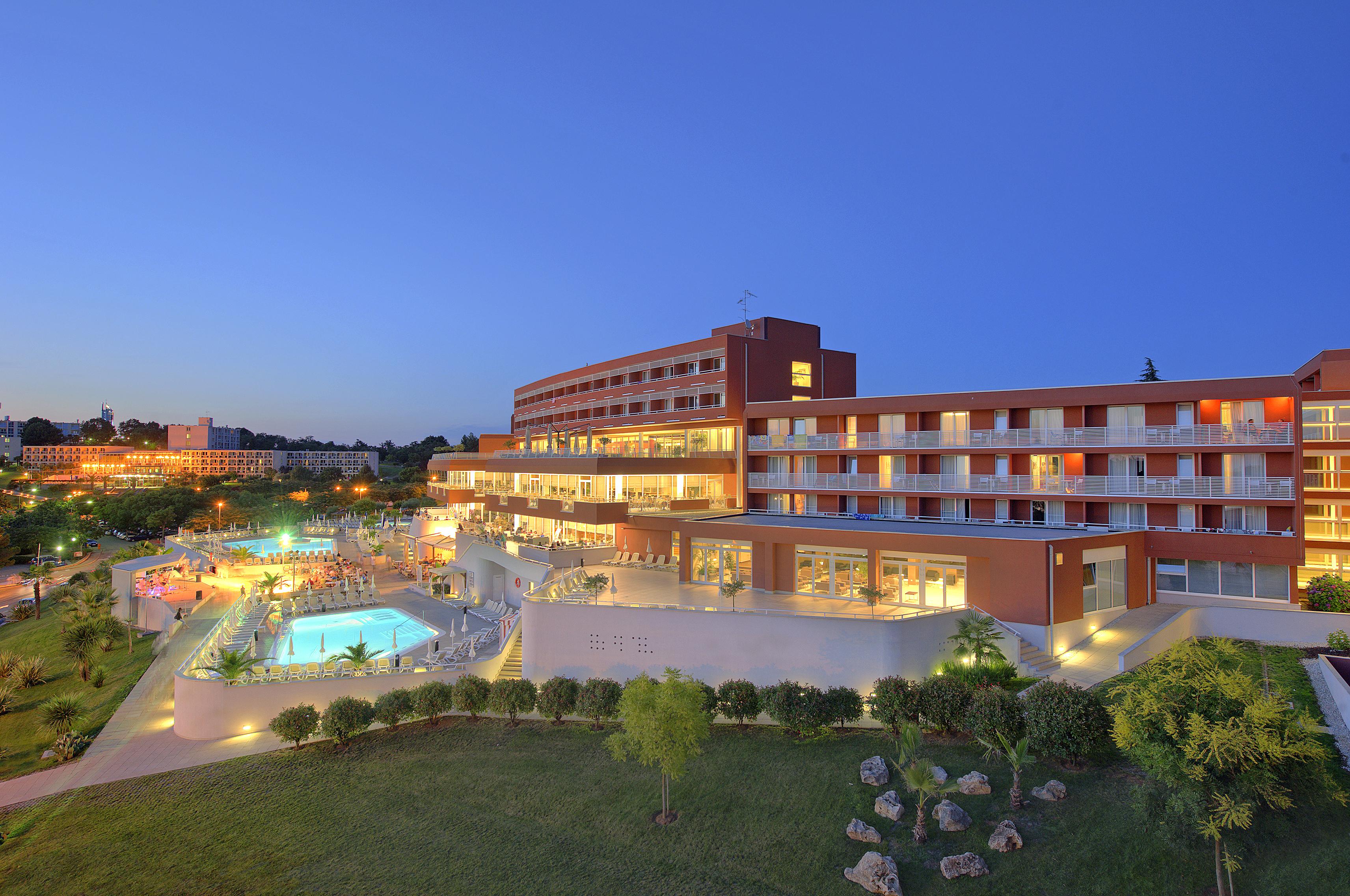 Hotel Albatros Plava Laguna 4*