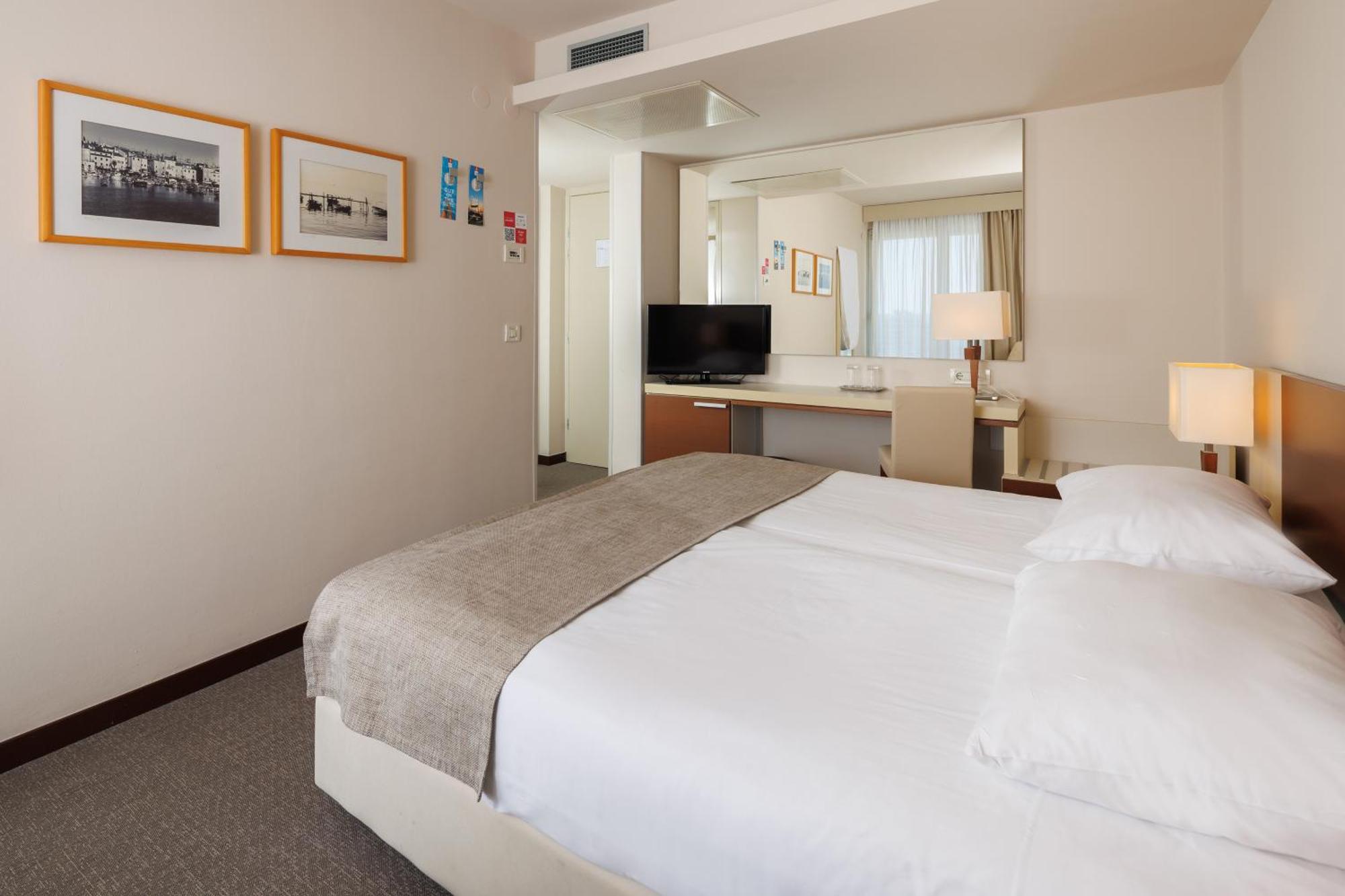 Hotel Albatros Plava Laguna 4*