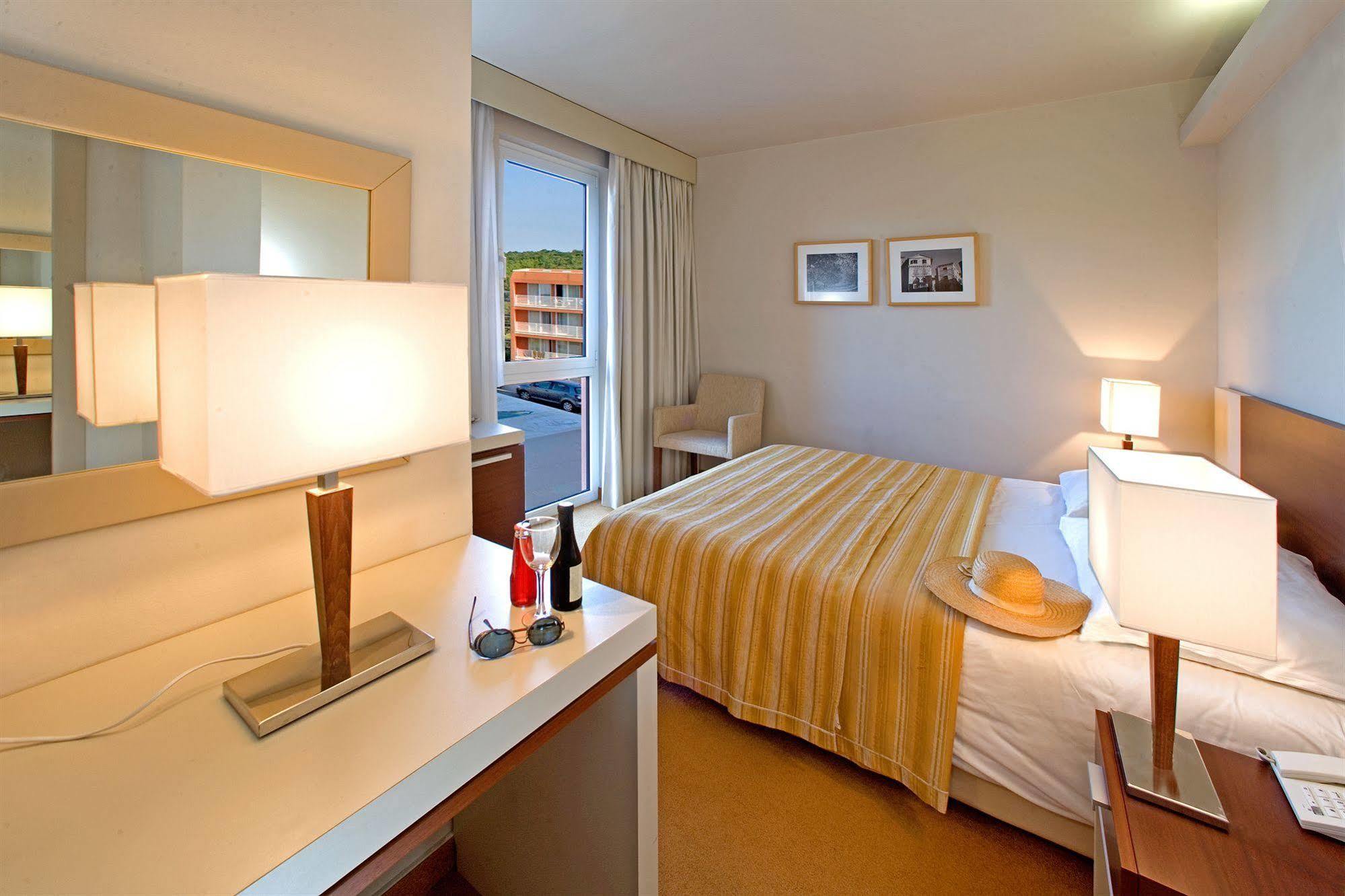 Albatros Plava Laguna 4*